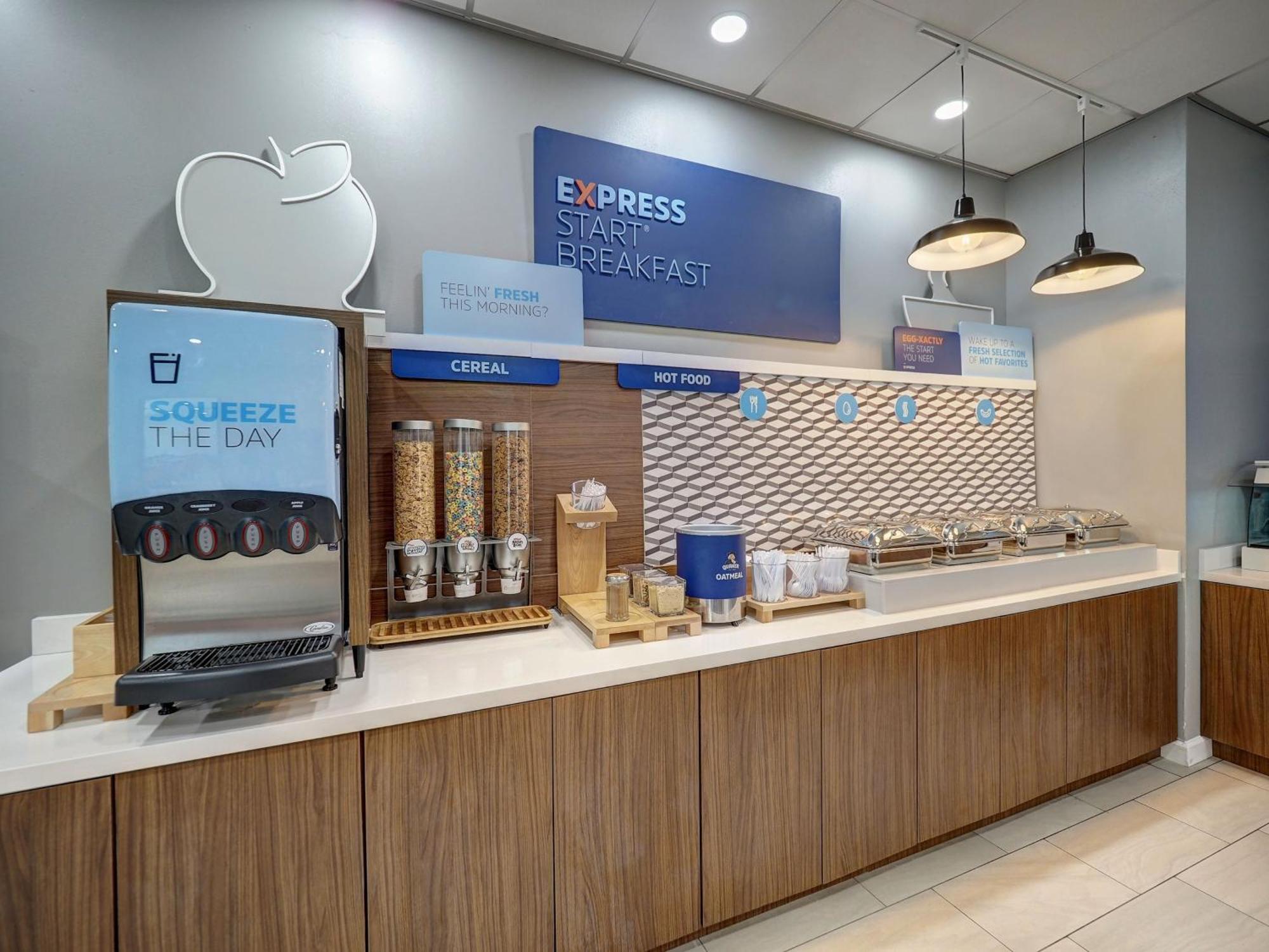 Holiday Inn Express Corpus Christi - Beachfront By Ihg Bagian luar foto