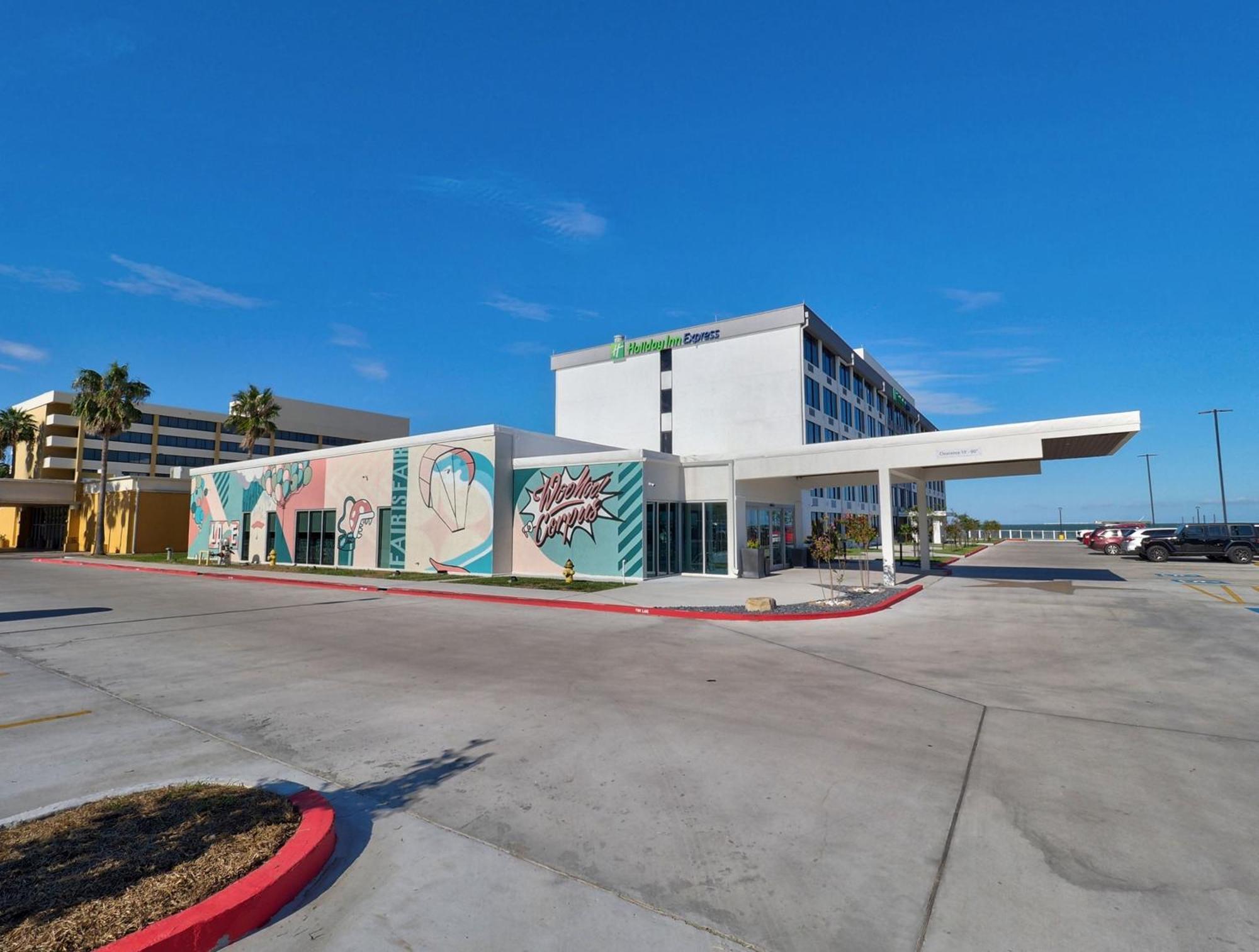 Holiday Inn Express Corpus Christi - Beachfront By Ihg Bagian luar foto