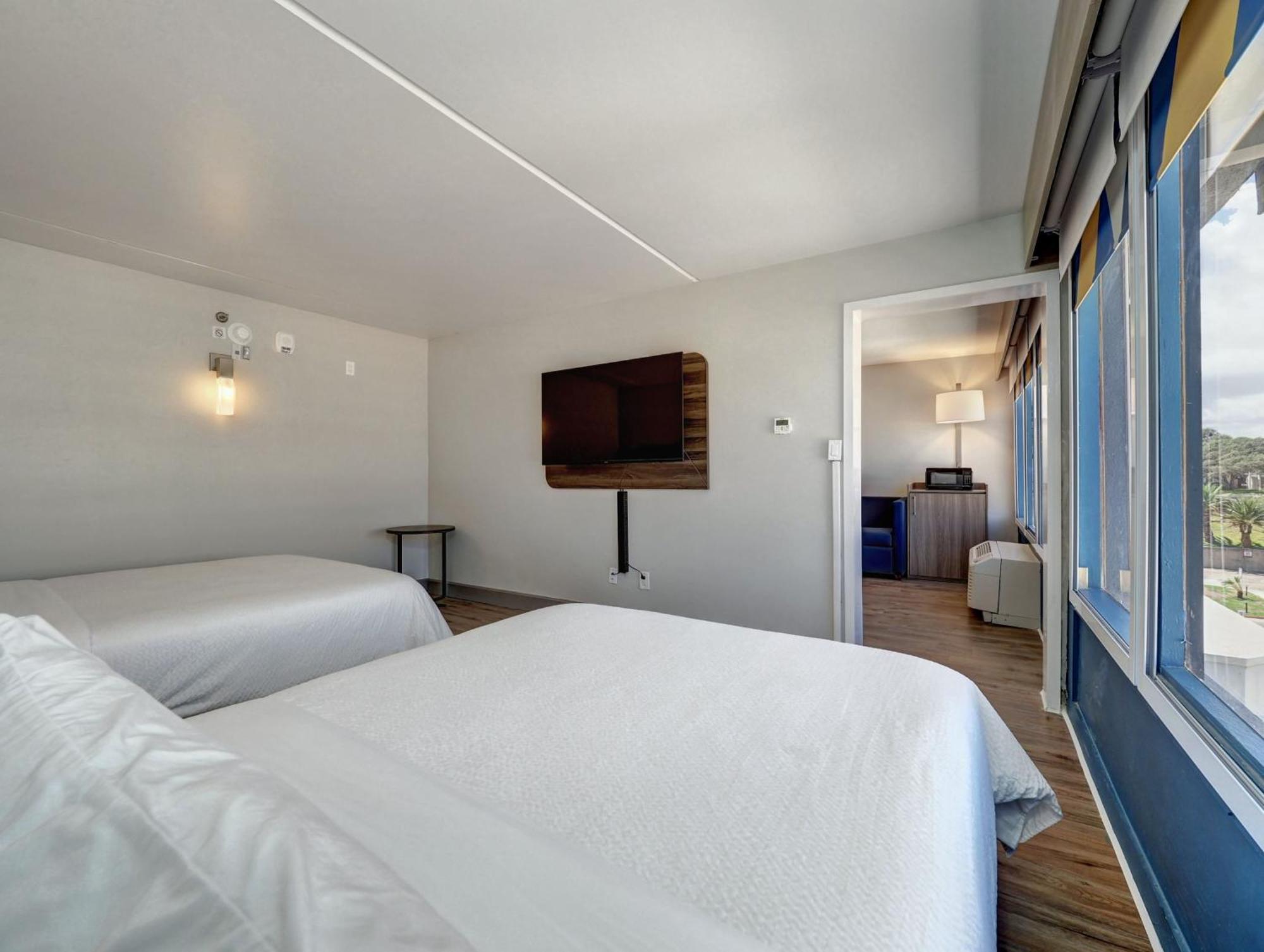 Holiday Inn Express Corpus Christi - Beachfront By Ihg Bagian luar foto