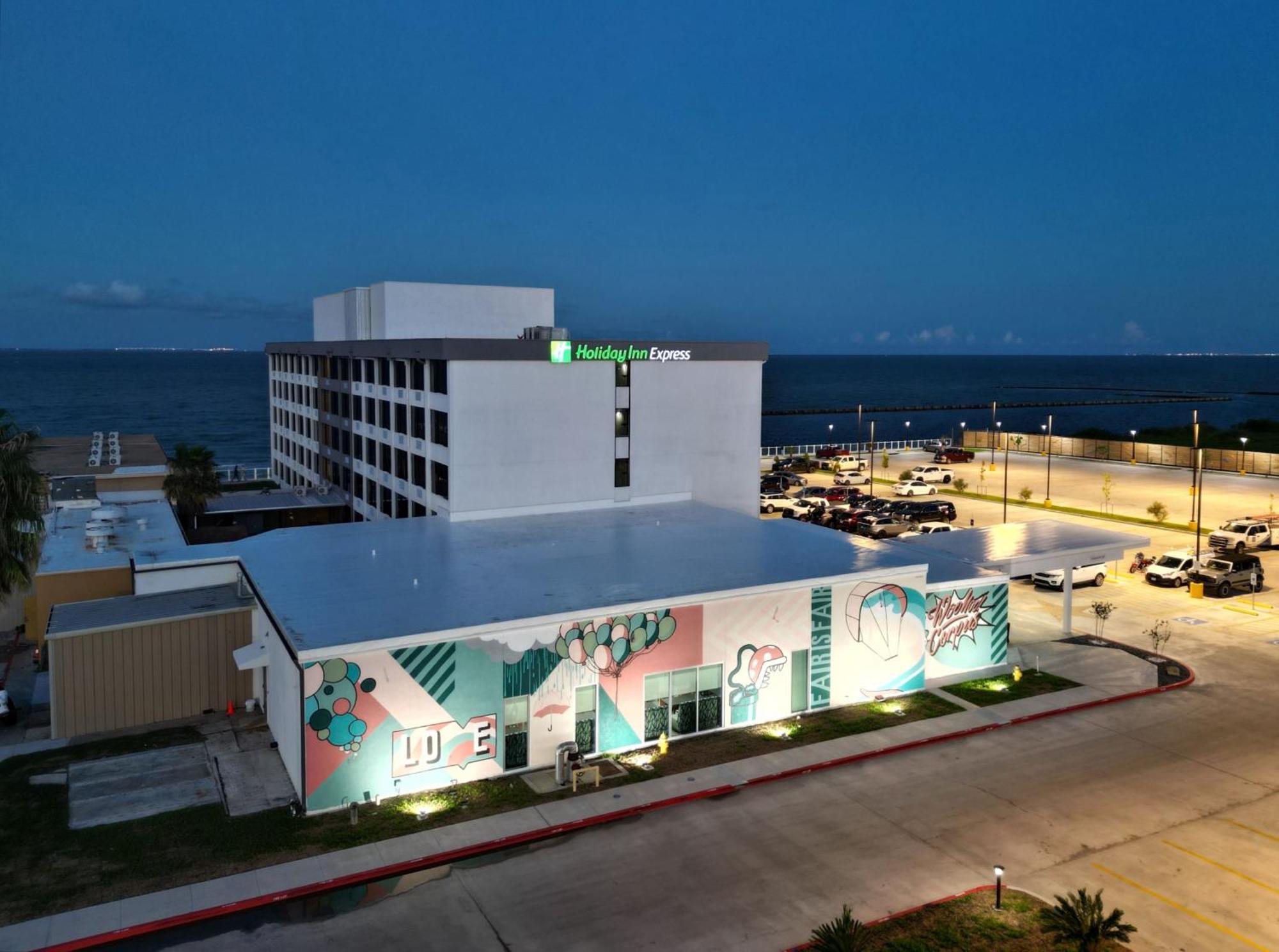 Holiday Inn Express Corpus Christi - Beachfront By Ihg Bagian luar foto