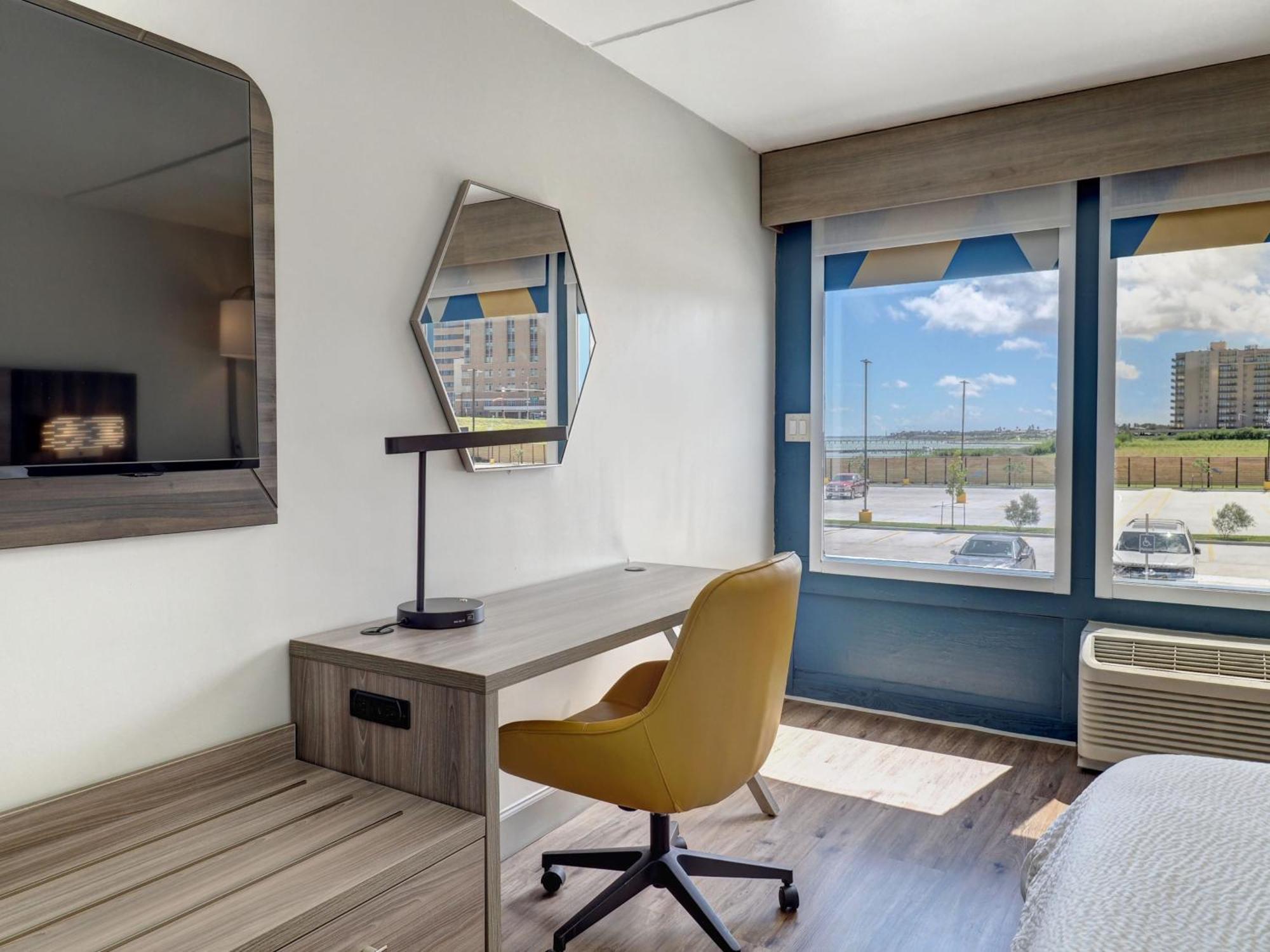 Holiday Inn Express Corpus Christi - Beachfront By Ihg Bagian luar foto