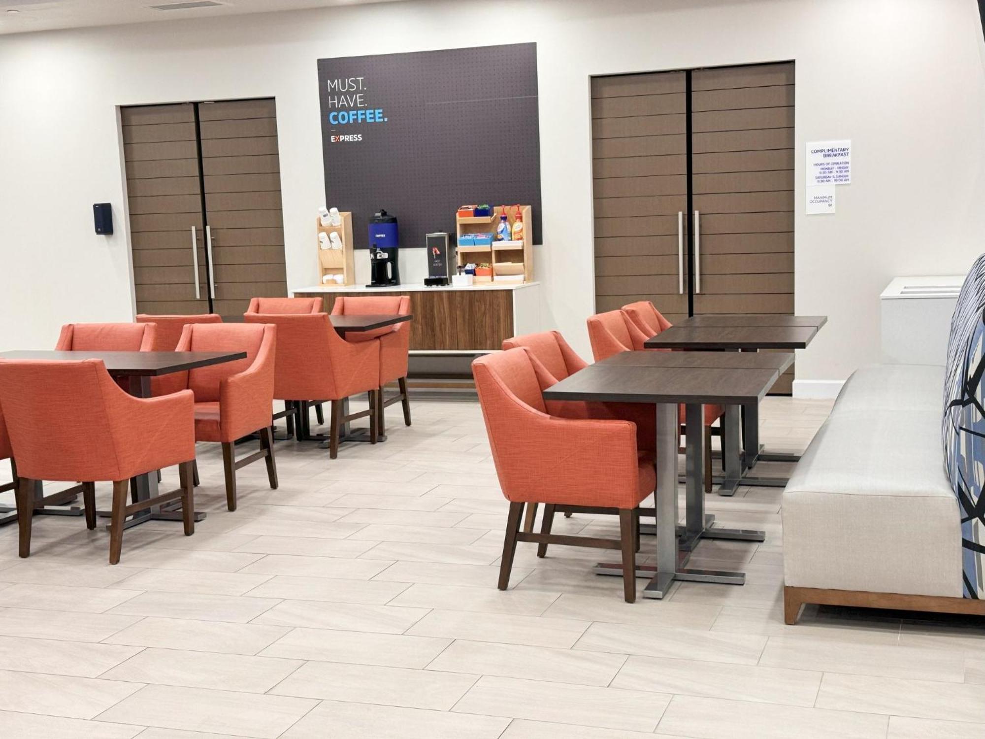 Holiday Inn Express Corpus Christi - Beachfront By Ihg Bagian luar foto