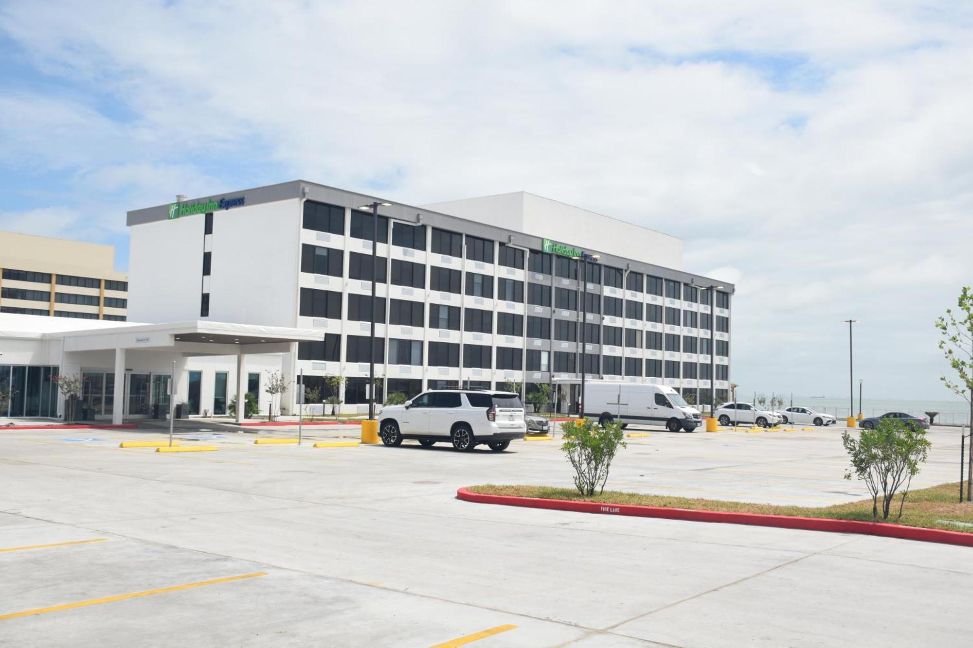 Holiday Inn Express Corpus Christi - Beachfront By Ihg Bagian luar foto