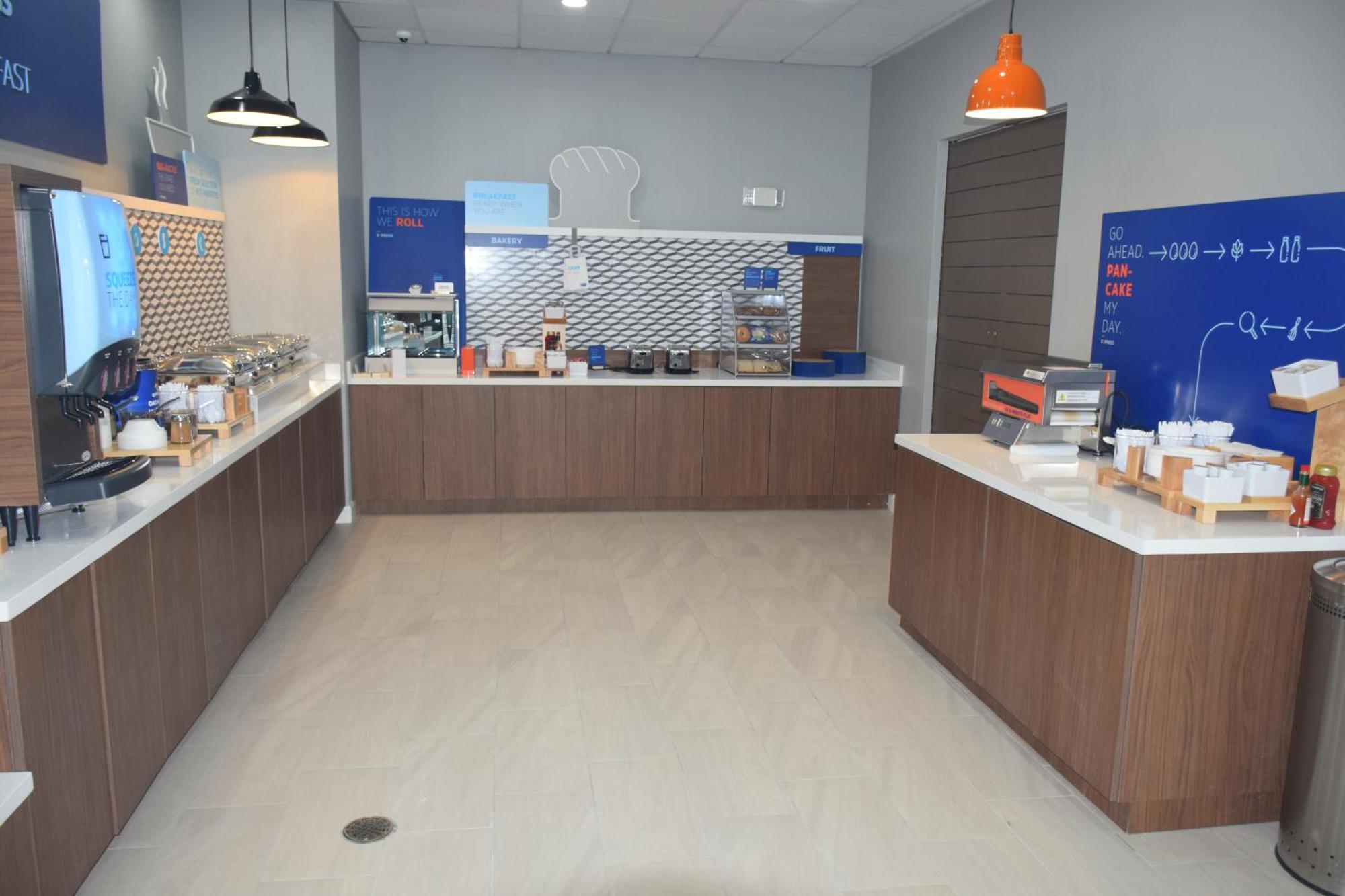 Holiday Inn Express Corpus Christi - Beachfront By Ihg Bagian luar foto